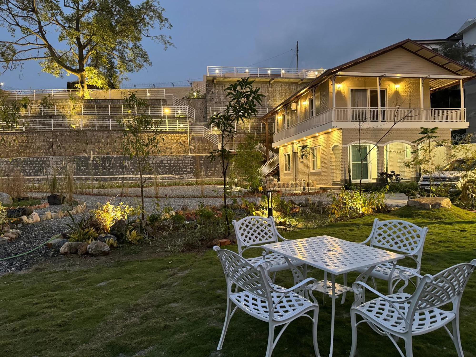 Cliff House, 3Br Lux Farmhouse 2Km To Rajpur Road 데라둔 외부 사진